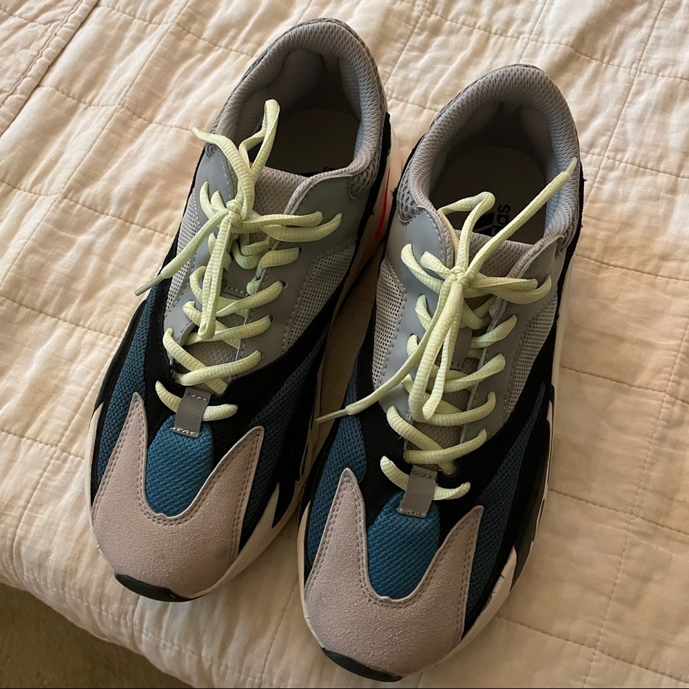 Yeezy wave runner 700